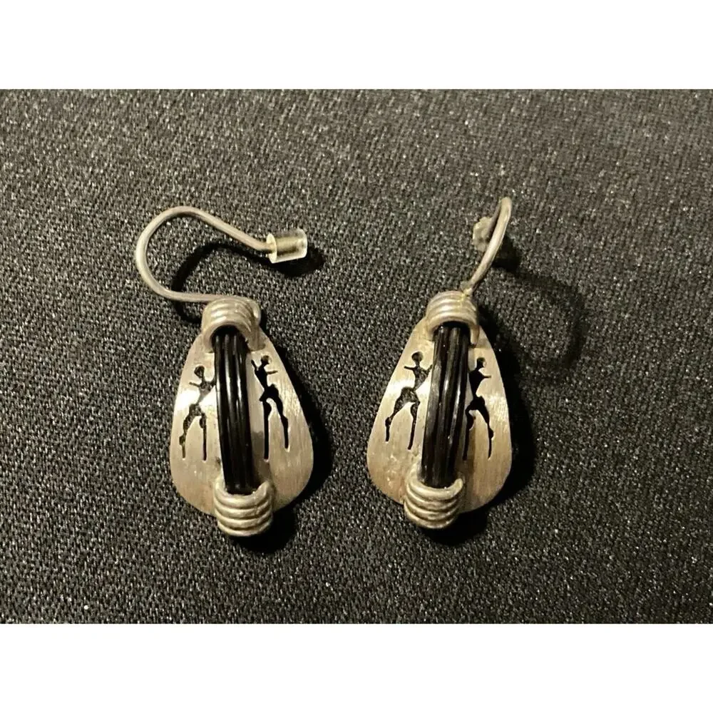 925 Post Fish Hook Vintage Native Laser Leather Accent